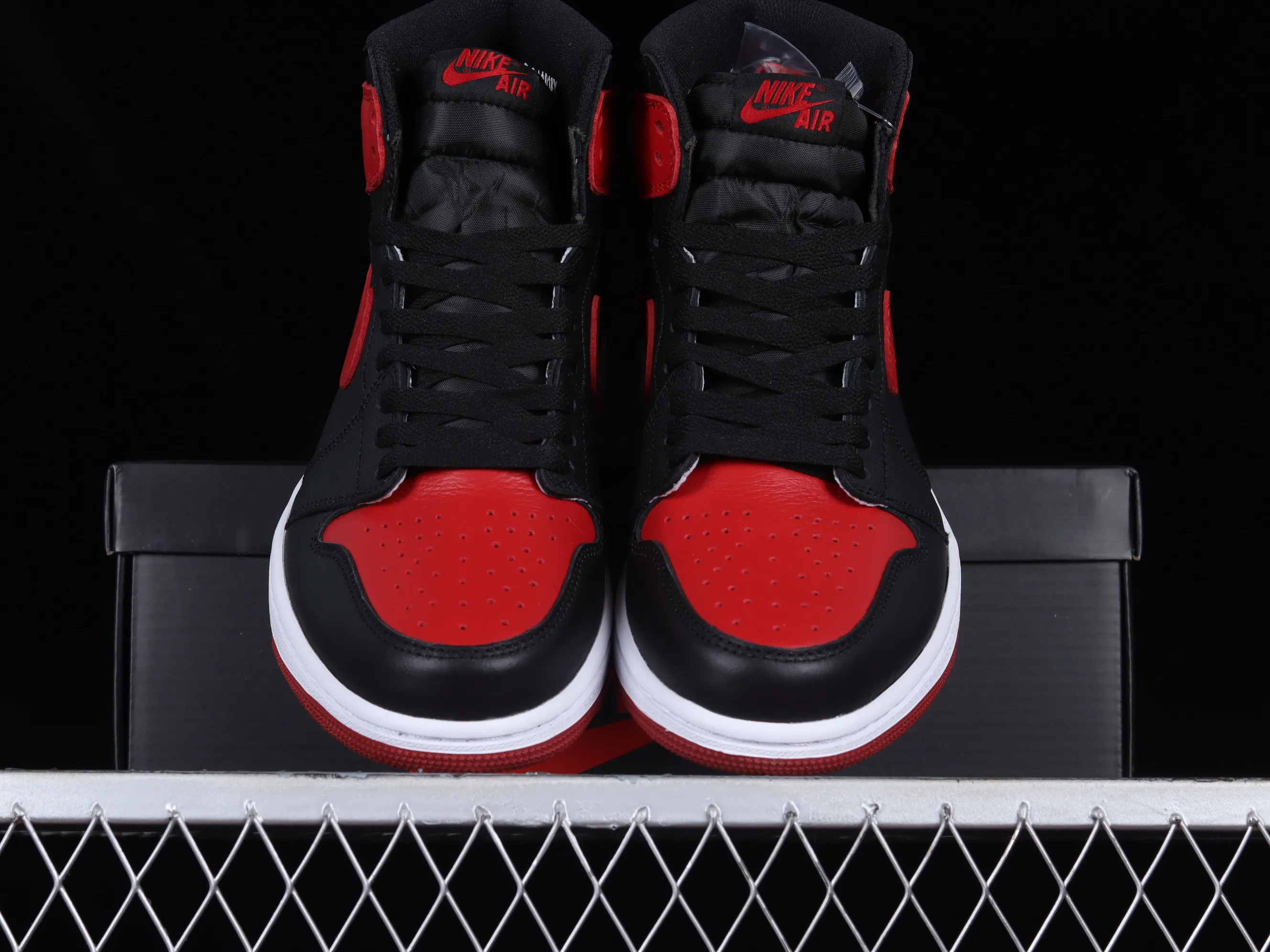 All categories Air Jordan Jordan series basketball shoes Air Jordan 1 High Air Jordan 1 Retro High OG Banned AJ1 banned Joe 1 black and red high-top basketball shoes 555088-001